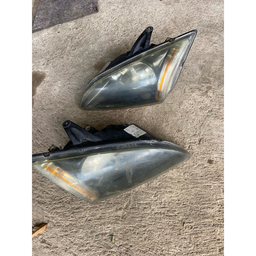 headlamp ford focus mk2