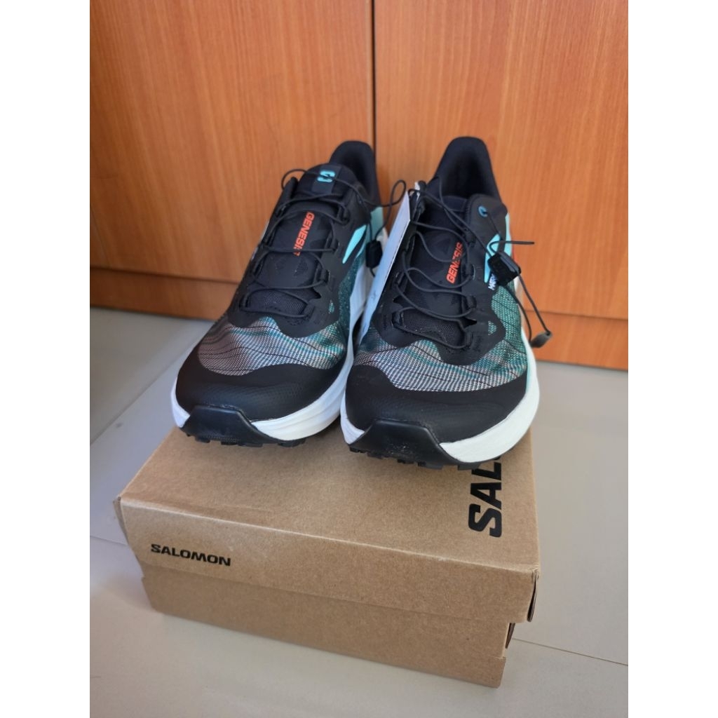 Sepatu Trail - SALOMON GENESIS