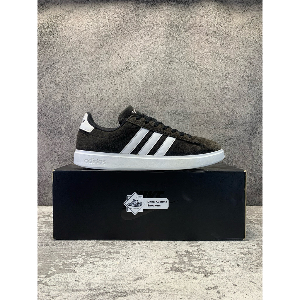 Sepatu Second Casual Adidas 2.0 'Black White' Size 43 1/3 insole 27,5 cm  Original Guarantee 100%