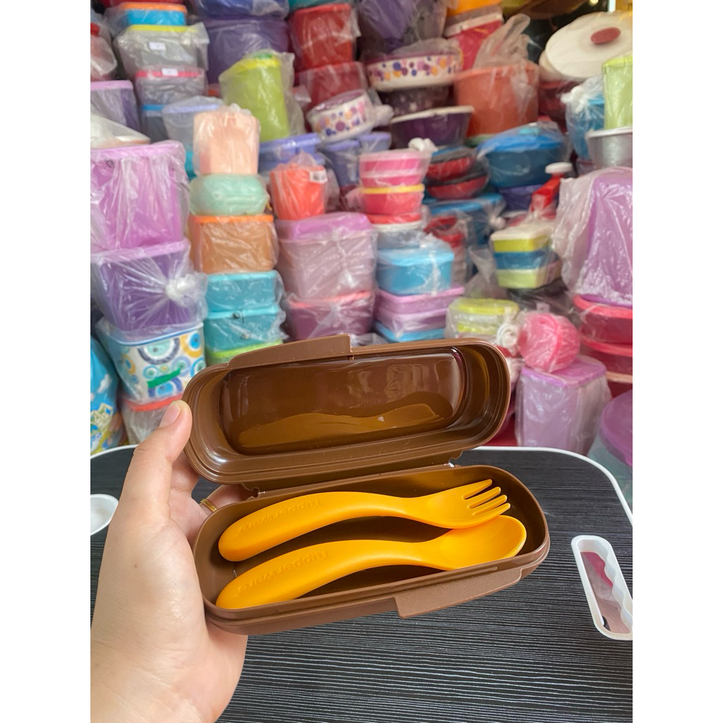 sendok bayi Tupperware baru