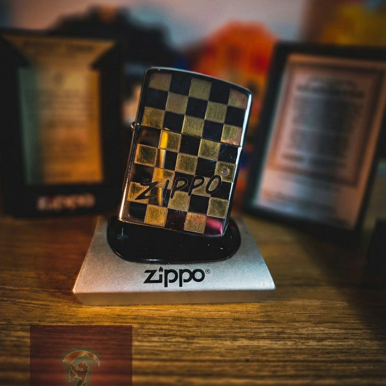 ZIPPO CHESS ARMOUR GOLD "Armour Case"