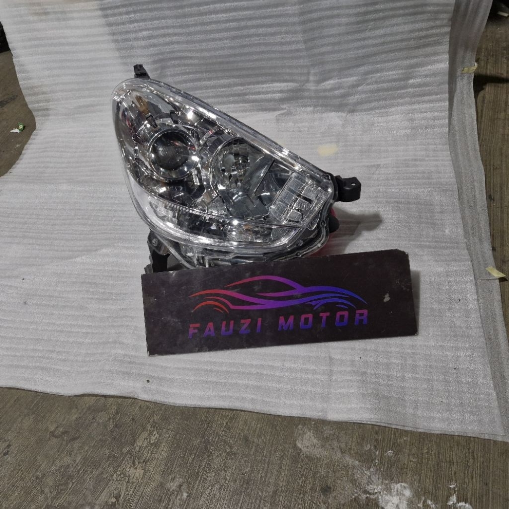 headlamp lampu depan daihatsu sirion 2010 2011 2012 2013 2014 secon original