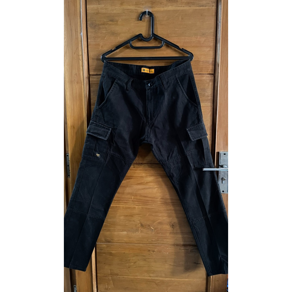 Preloved Mickout Project - Cargo Pants Hitam Pria