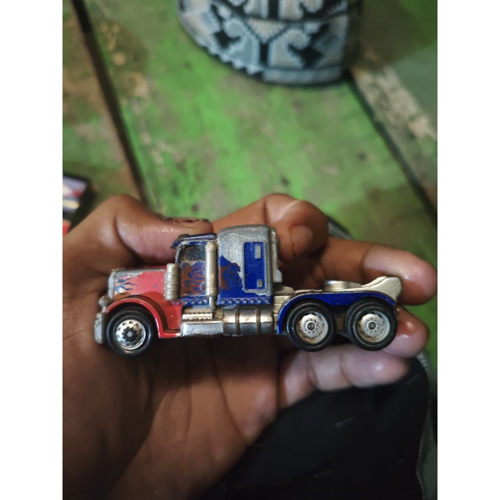 diecast transformer optimus prime hasbro junk skala 64