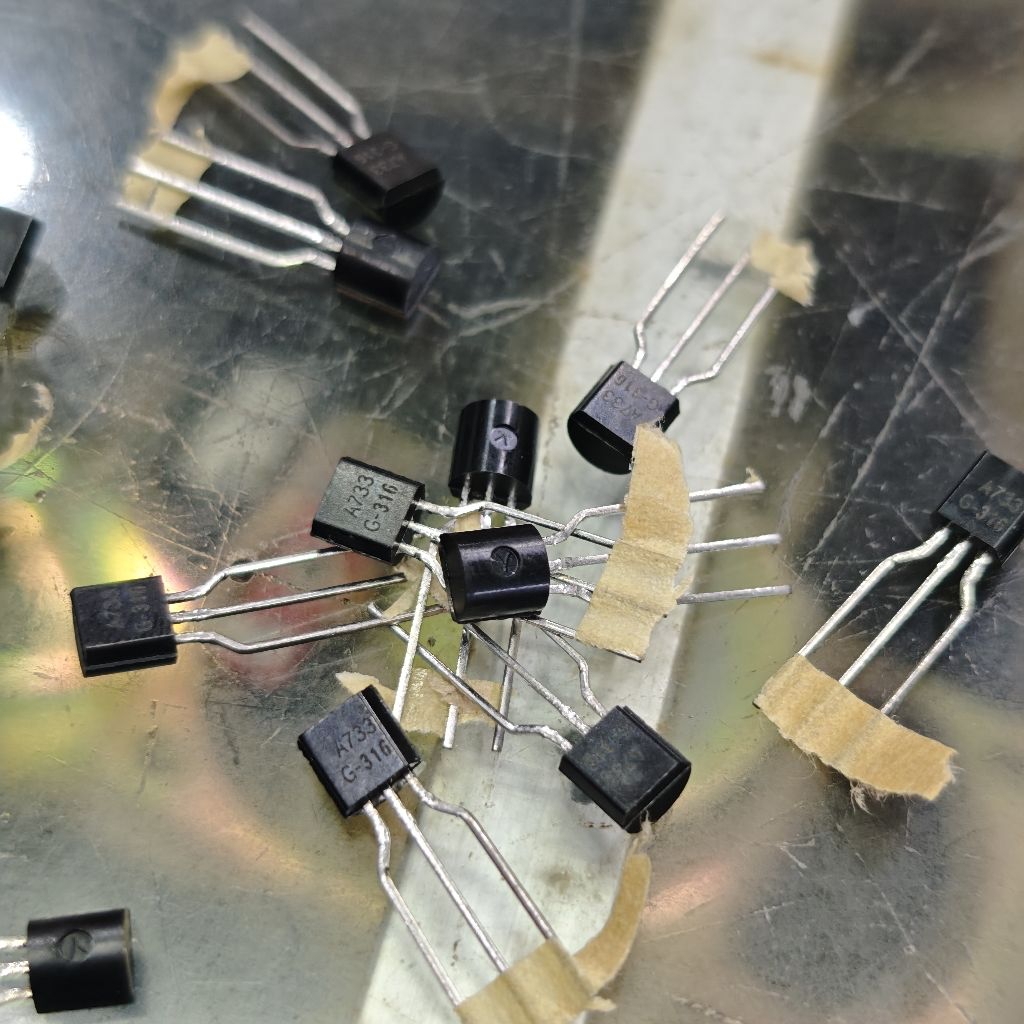 A733 / 2SA733 Transistor A 733 TR IC
