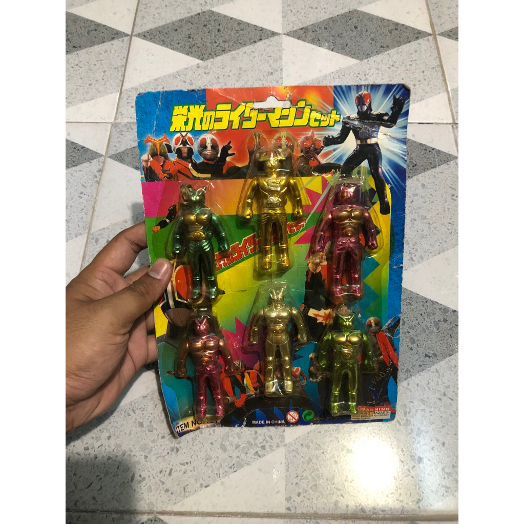 Mainan figure jadul kamen rider set