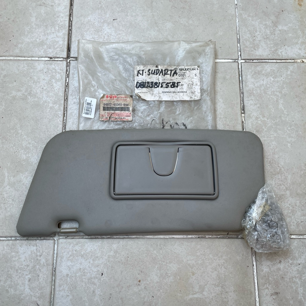 SUNVISOR PELINDUNG SINAR MATAHARI KIRI SUZUKI GRAND ESCUDO XL7 ORIGINAL SUZUKI (SGP) 84802-65DR0-R8H