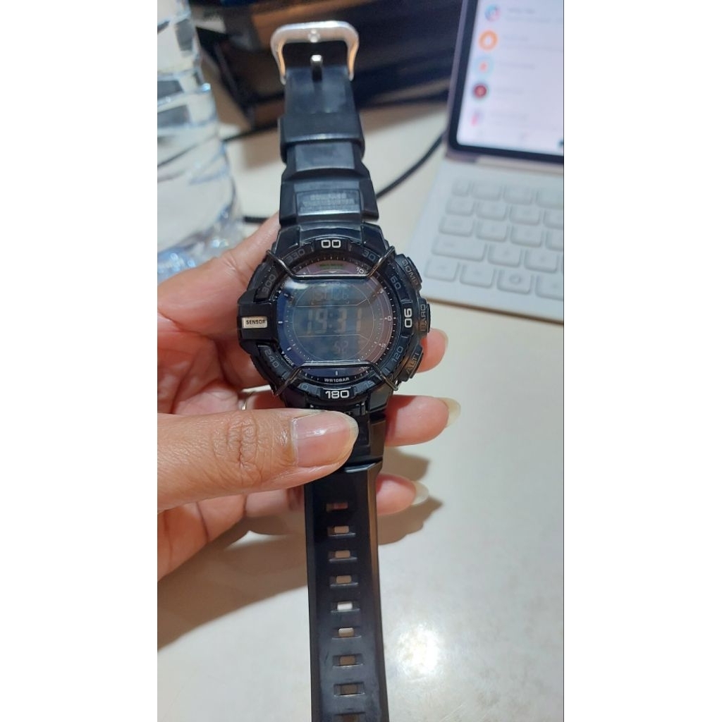 Jam casio protrek