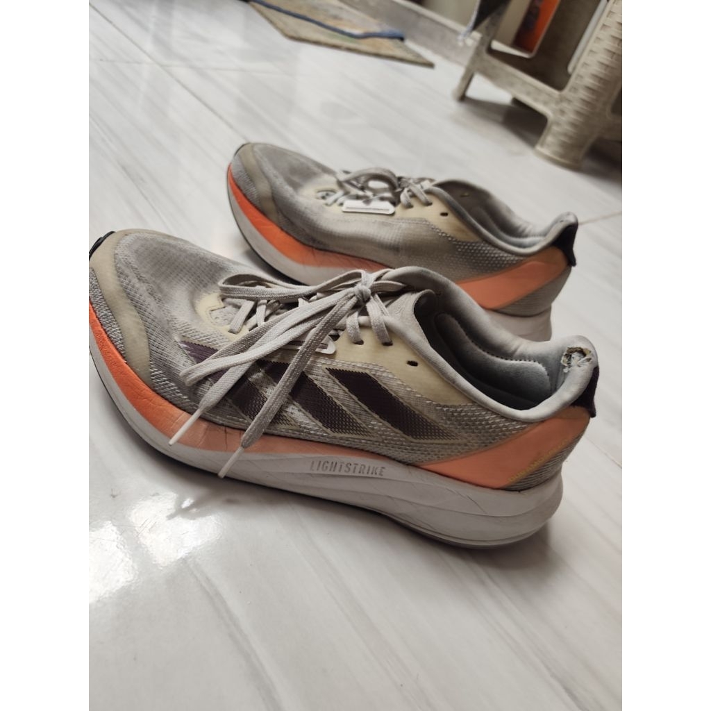 Adidas light strike (sepatu Running) preloved 41