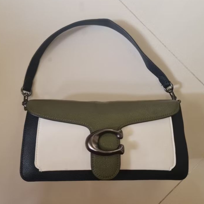 296. Coc Tabby Colorblock Shoulder Bag Woman Wanita Green WhiteSeri : F76105
Preloved
Leather Kulit 