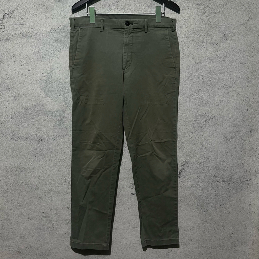 Uniqlo chino pants olive