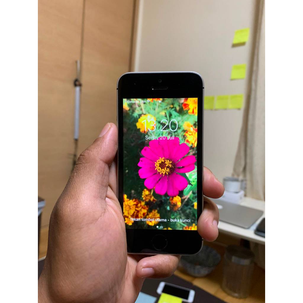 iPhone SE 1st Gen (2016) - 128GB Space Grey (BEBAS RESET/UPDATE)
