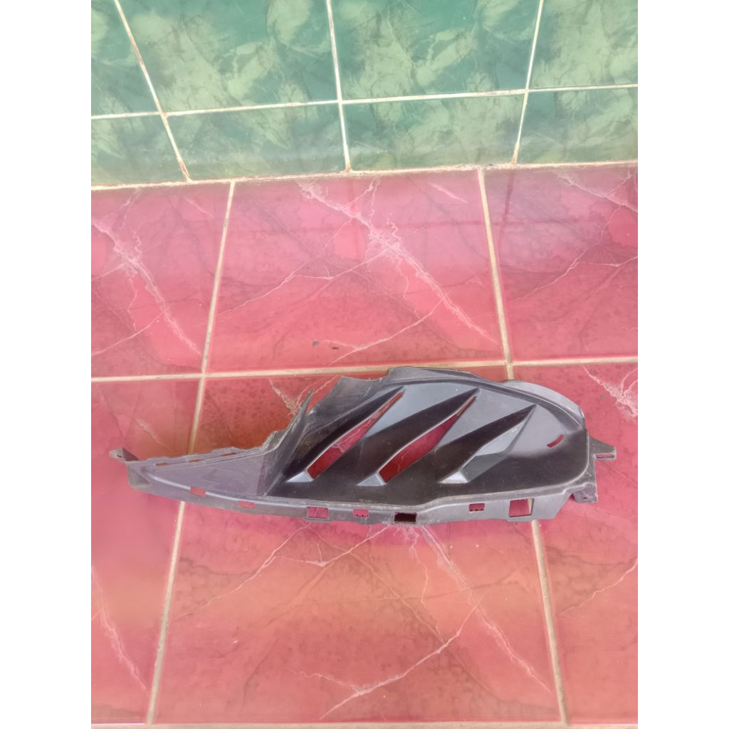 cowling side middle sirip fairing kiri Suzuki GSX 150 R bekas copotan original