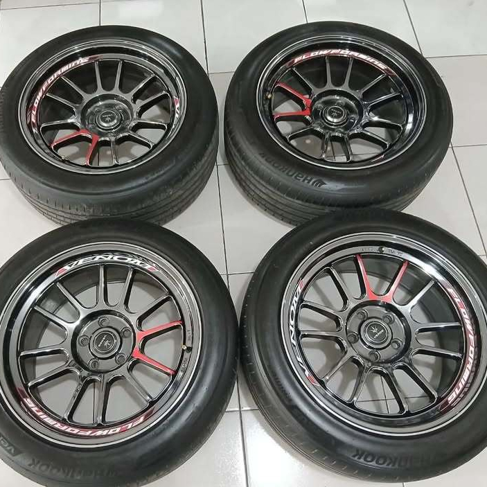 Velg Mobil Bekas Ring 18 Lubang 5 VENOM R18X9 5X114 BAN 235 50 R18
