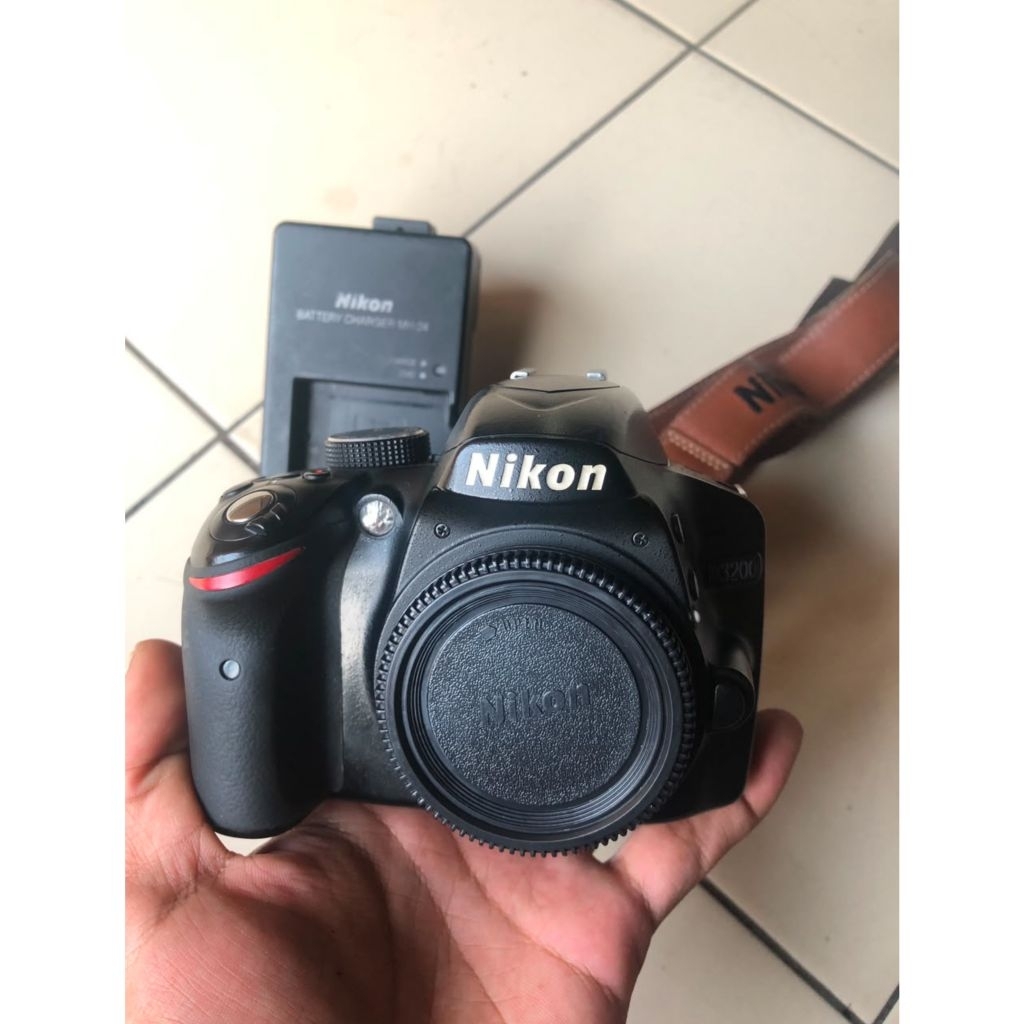 kamera dslr nikon d3200 body only