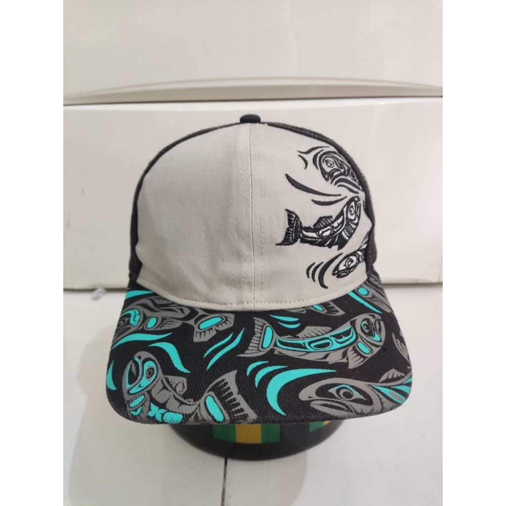 Topi logo ikan