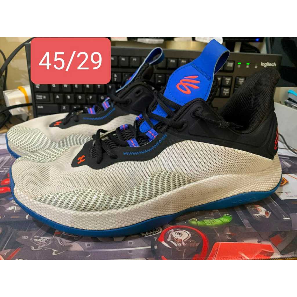 sepatu basket  under armour curry hovr splash size 45/29