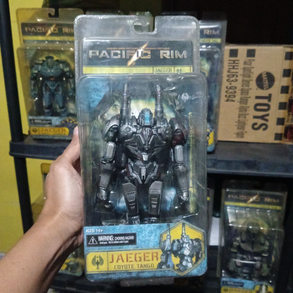 NECA PACIFIC RIM COYOTE TANGO ACTION FIGURE ORIGINAL
