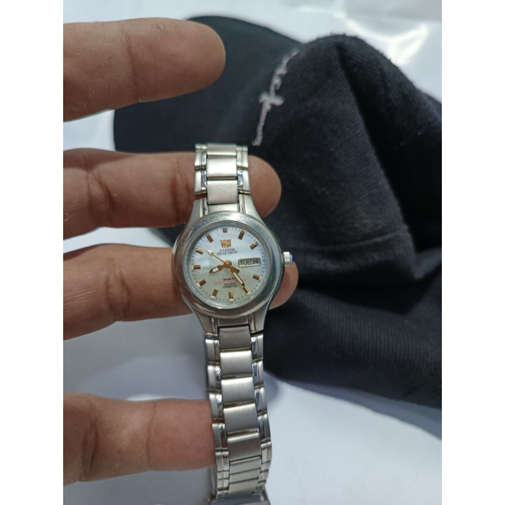 ja871 Jam tangan wanita ELGIN USA Titanium solartech