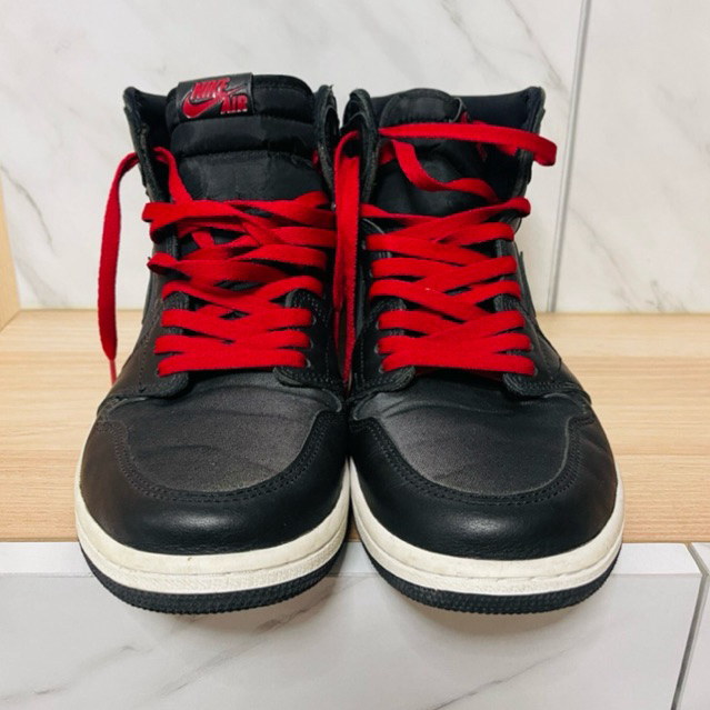 Sepatu Nike Air Jordan 1 Retro High OG Black Satin Preloved