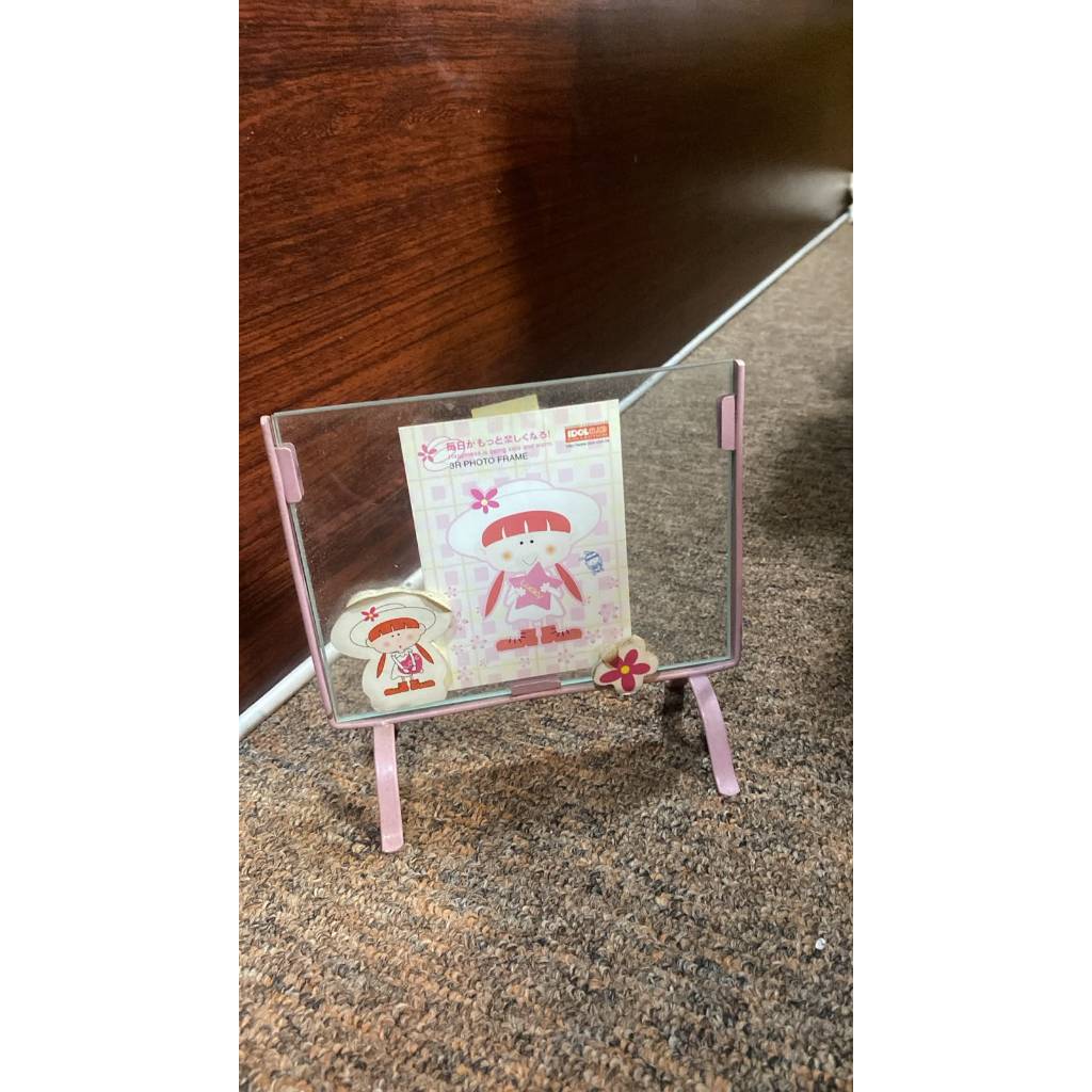 Frame Besi Motif Bangku Pink Cewek 250813
