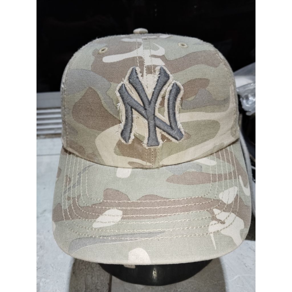 Topi 47 Brand MLB New York Yankees Camo Distressed Strapback Second