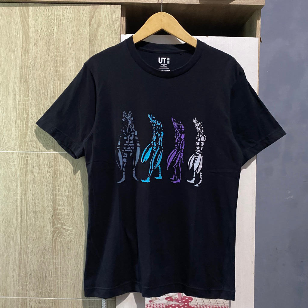 Kaos Pendek by Uniqlo UT x Ultraman Graphic Tshirt limited edition