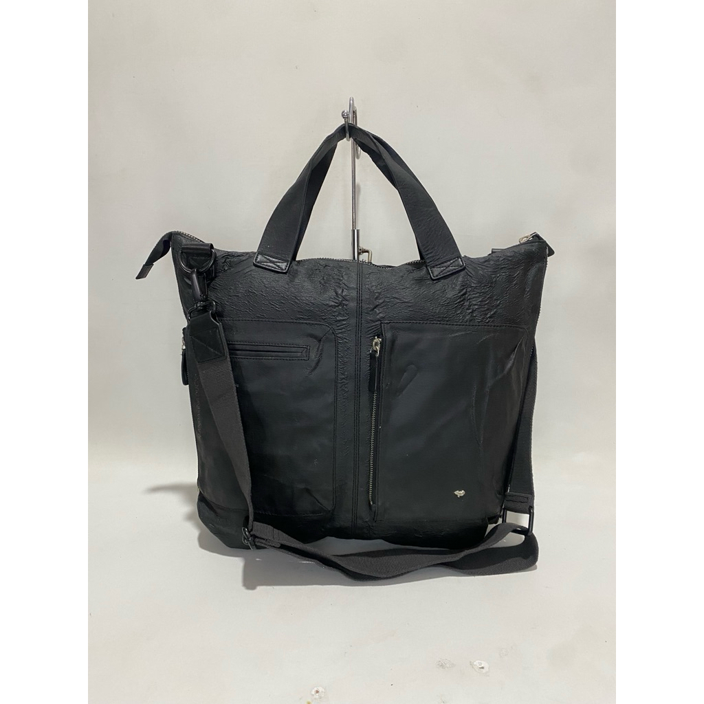 Tas selempang Mandarina Duck