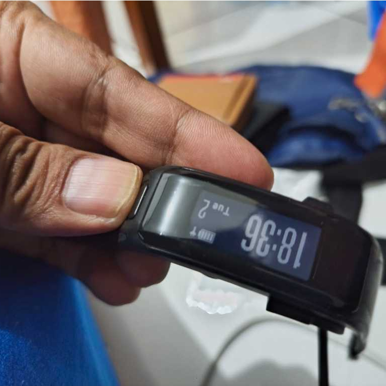 SMartwatch Garmin Vivosmart HR Second Hidup Baterai minta ganti sudah ada chargernya