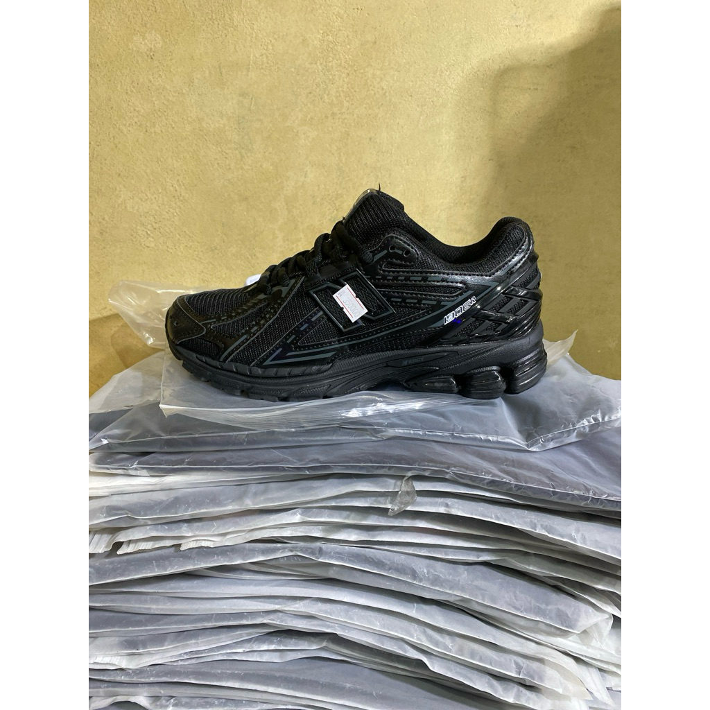 sepatu sneakers 1906r & 1906a unisex