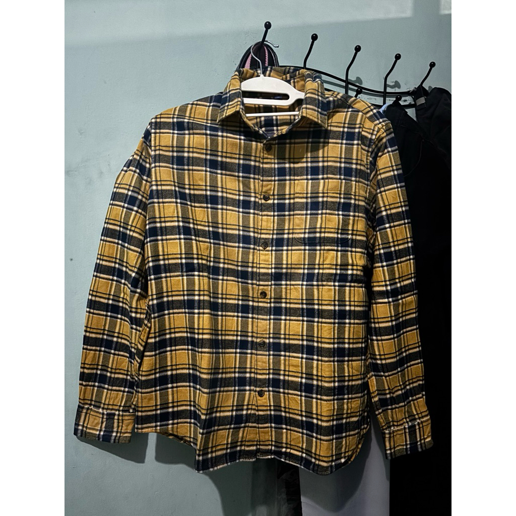 [Preloved] Uniqlo Flannel Checked Shirt | Long Sleeve size kids 160