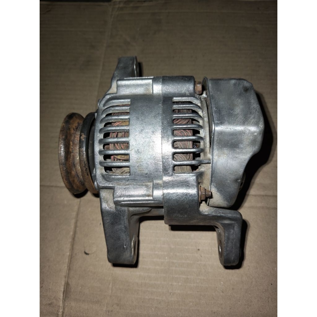 alterator dinamo asyy /dinamo cas  /Toyota kijang super cabutan mobil asli original