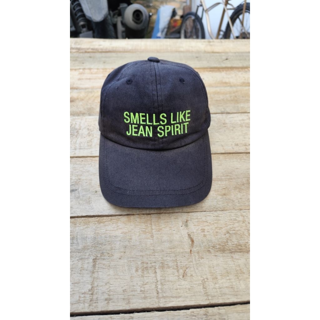 topi Nirvana