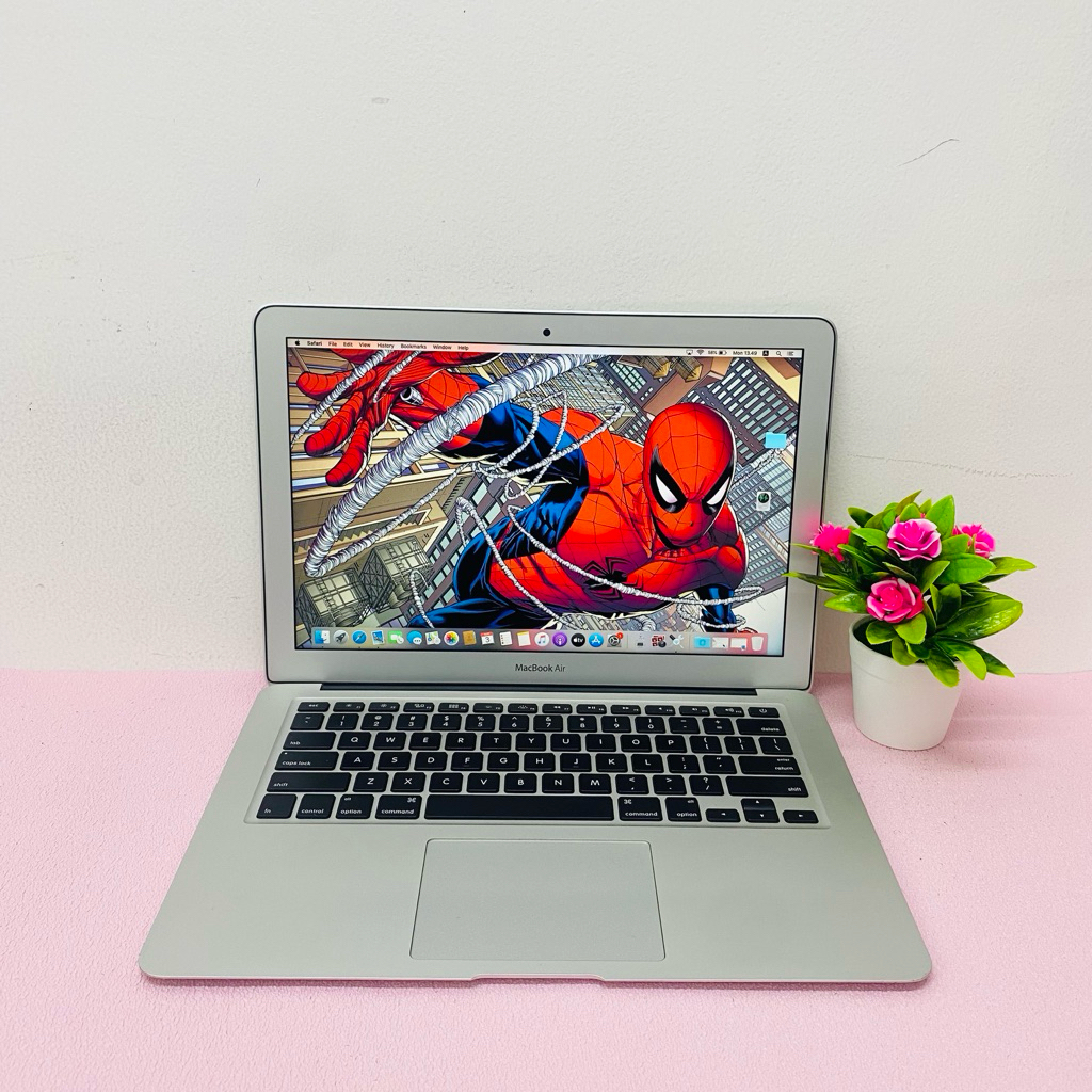 MACBOOK AIR 2017 13-inch i7 RAM  8 SSD 256 SECOND ORIGINAL