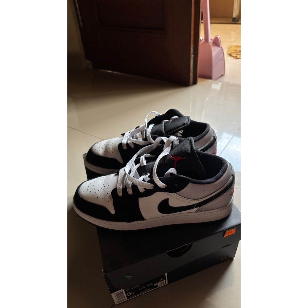 Sepatu nike air jordan original preloved