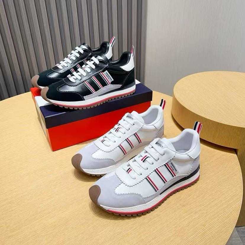 Sepatu Pria Sneakers Thom B Mewah