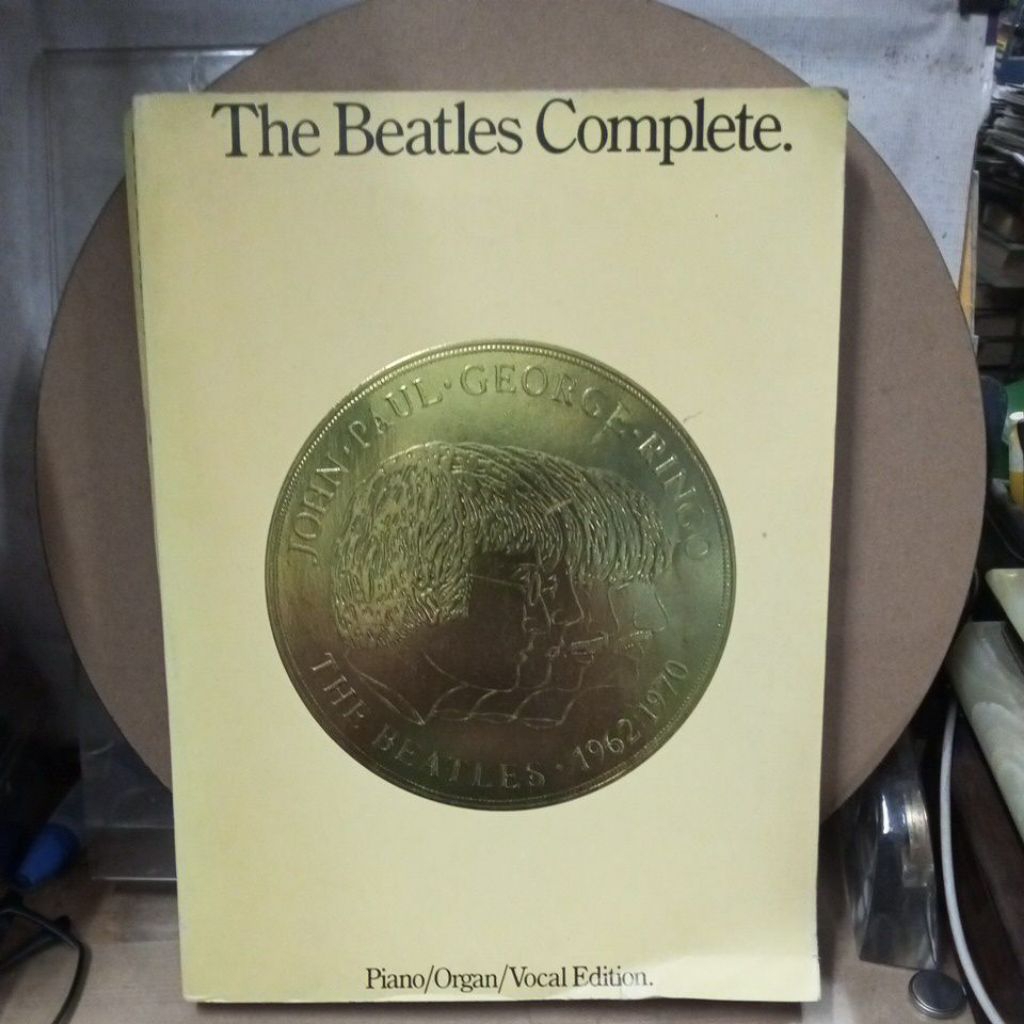 buku musik import , the beatles complete ,piano , organ , vical edition