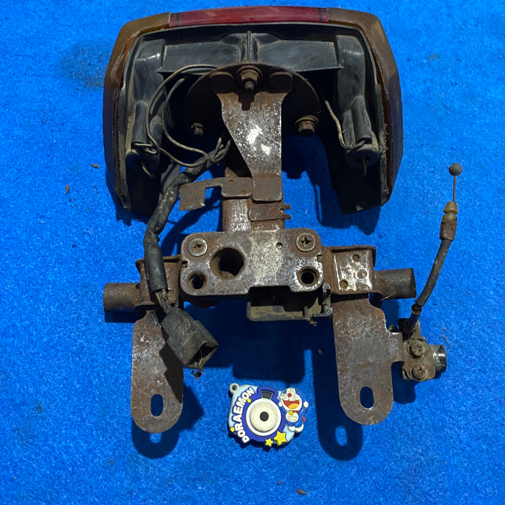 stoplamp lampu belakang set dudukan body bodi belakang Suzuki rc 80 rc 100 bravo original
