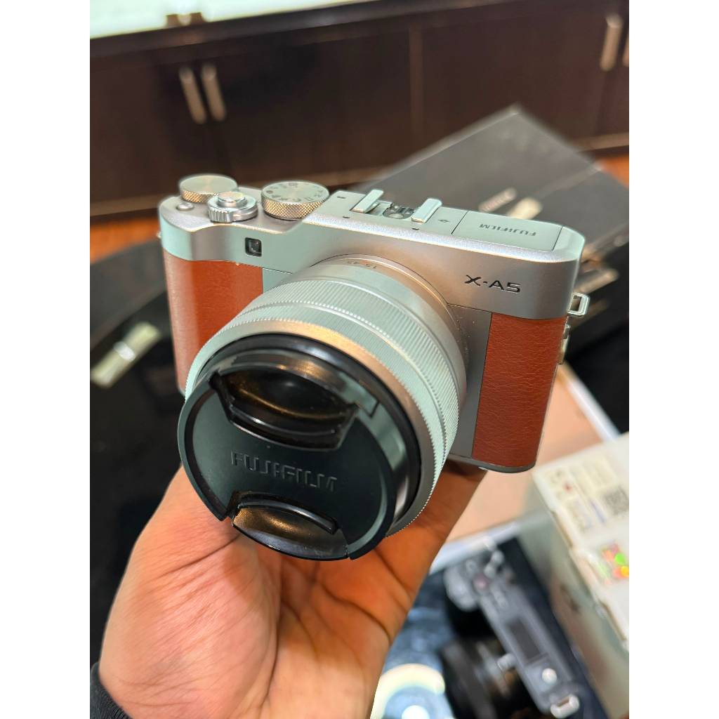 KAMERA MIRRORLESS FUJIFILM X-A5 KIT 15-45MM FUJI XA5 MULUS