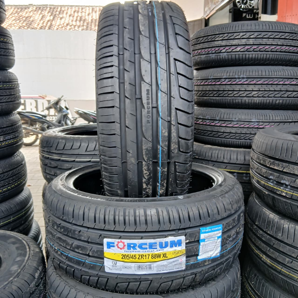 BAN MOBIL TUBLES 205 45 R17 FORCEUM OCTA RING 17 205/45 R17