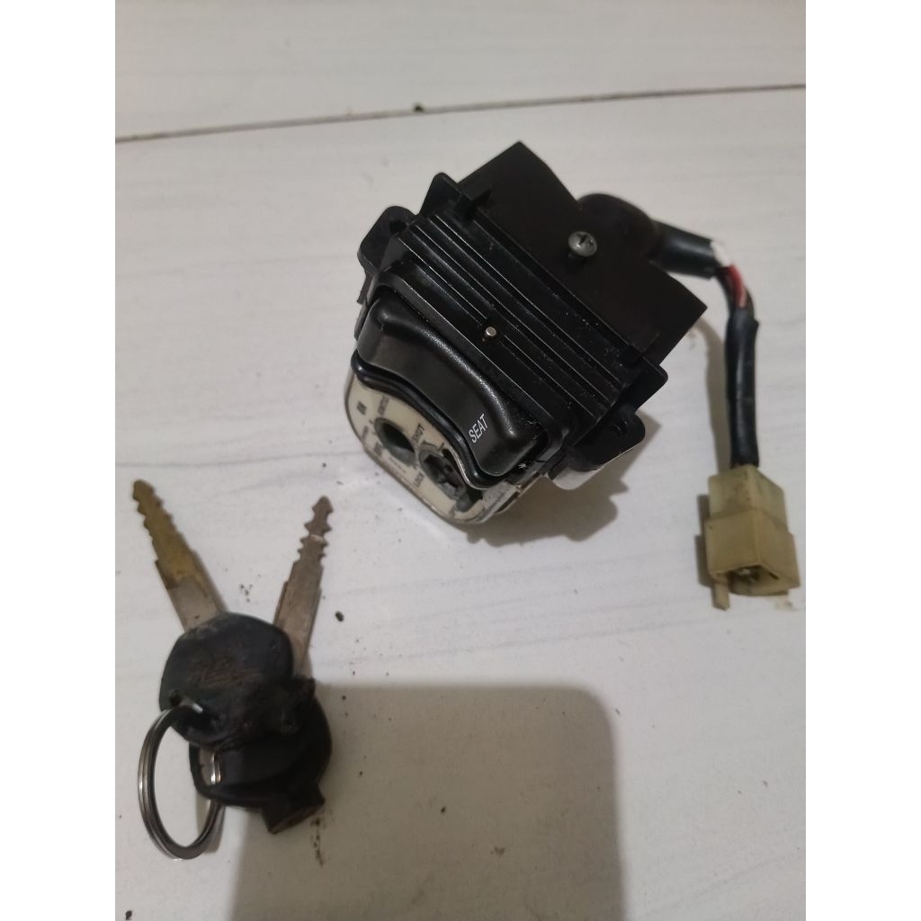 Kunci kontak Vario KZL copotan
