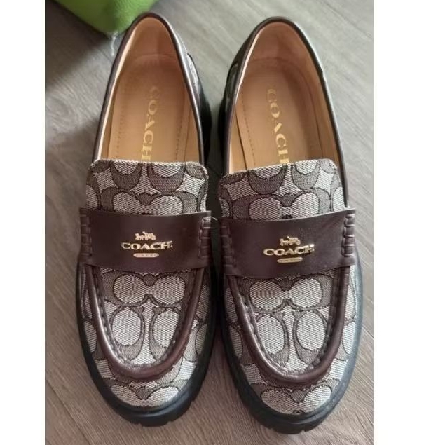 Loafer Sepatu Coach 100% ORI PRELOVED perfect condition Size 5