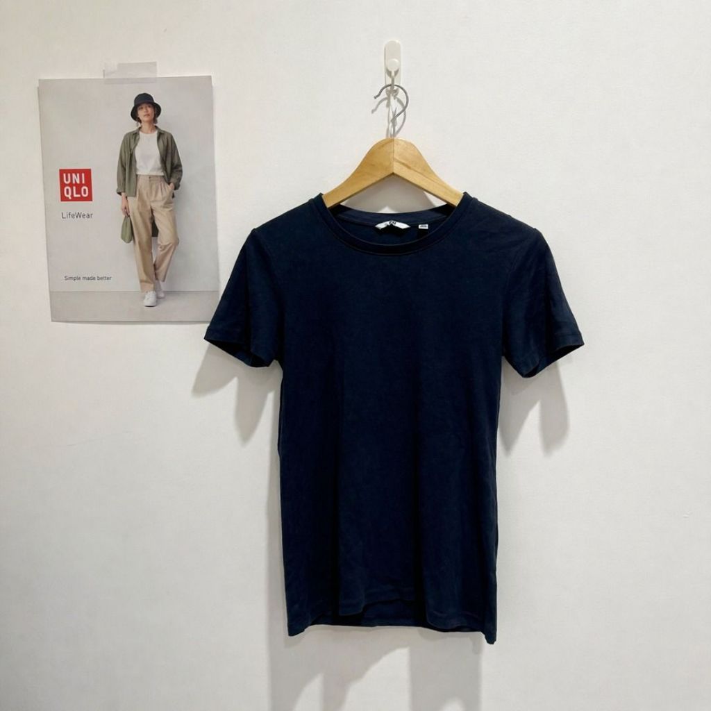 Uniqlo basic tee/kaos