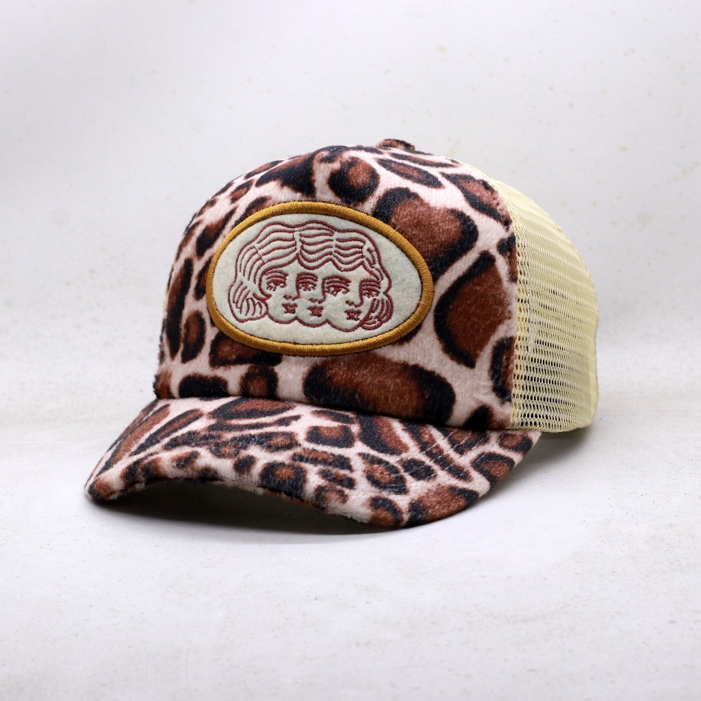 Cropss | Topi trucker topi jaring lidah pendek topi bahan kain bludru bordir motif woman face