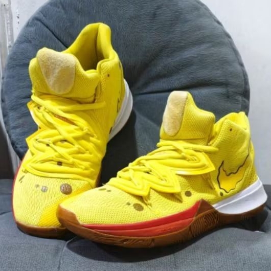 Nike Kyrie 5 colab Spongebob Squarepants. Size 42.5 Insole 27cm. (second)