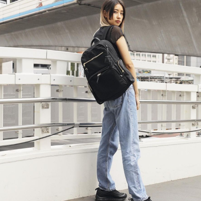 Gratis Embos Nama 1-5 Huruf  Tas Ransel Wanita