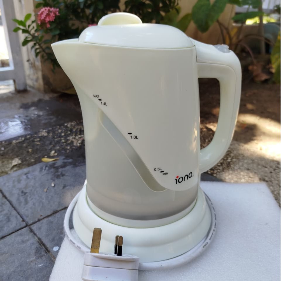 Termos listrik cordless electric water kettle iona type GLK140 /  stainless steel 1.4 liter SECOND