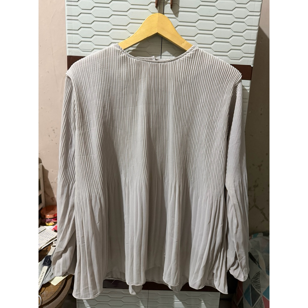 PRELOVED VIONA BLOUSE By BF LABEL