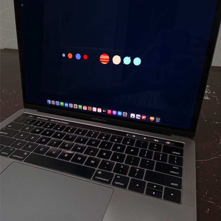 Applae Macbook Pro Touchbar 2016 8/256GB // Macbook second // macbook bekas
