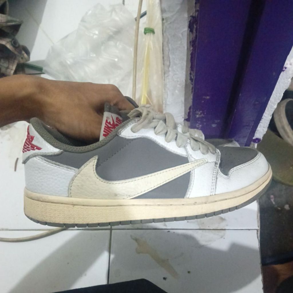 Air Jordan 1 Low Travis Scott Reverse Mocca